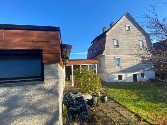 Ansicht Haus- und Garagenrückseite