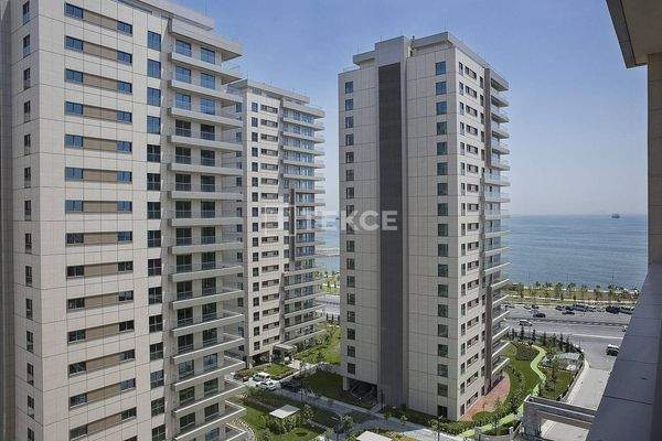 Real Estate in a Beachfront Project in Bakırköy İstanbul