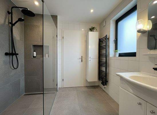 EG_Bad Beispielhafte Modernisierung