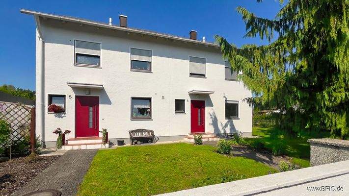 Grundsück, Vorderansicht