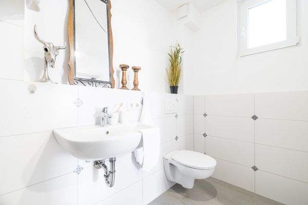 Einheit 1, EG, außen, Bad