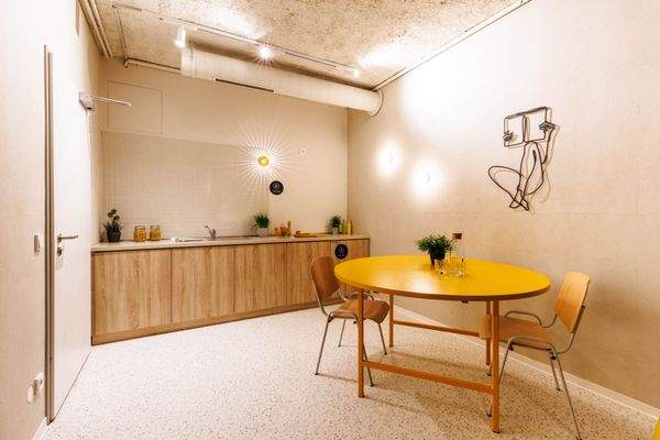 THE FIZZ-Frankfurt-LivingRoom