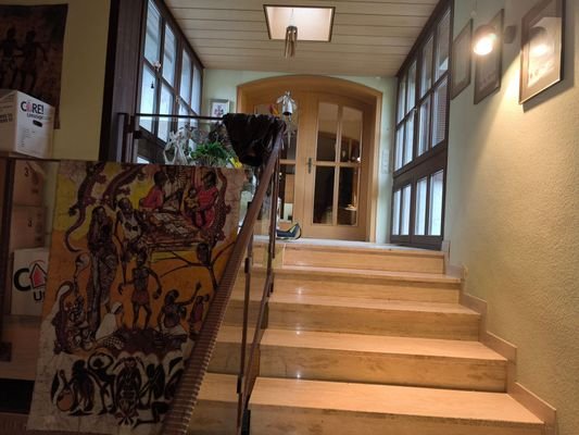 Treppenaufgang Wohnung 1. OG.jpg