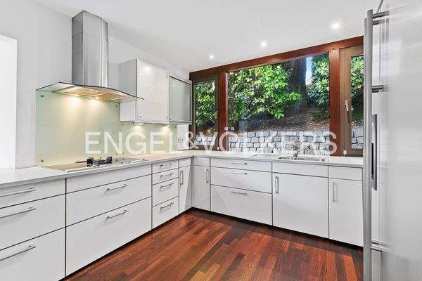 Die Küche verfügt ebenfalls über eine Fußbodenheizung