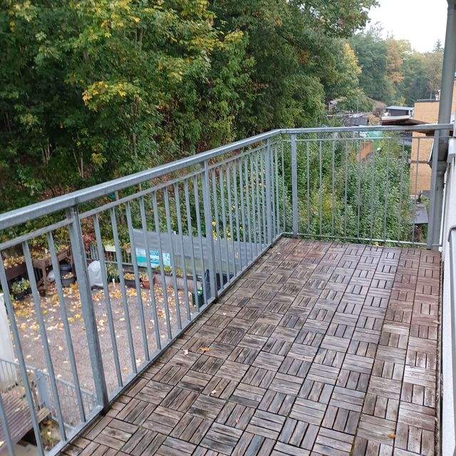 Große geräumige Dachgeschoss Wohnung 3 Raum Kirchberg zu vermieten - Photo 4