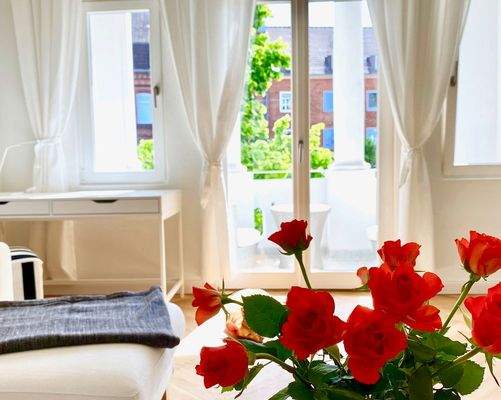 Lichtdurchflutetes Wohnzimmer