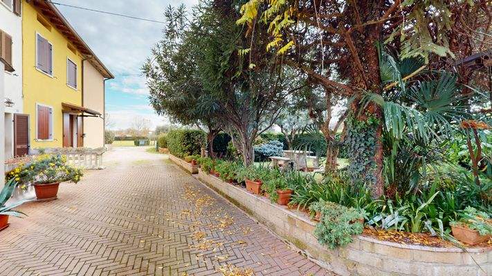 TR-074-9-Proprieta-su-2-livelli-a-Monzambano-11282