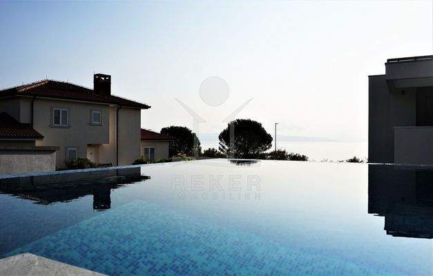 Traumhafte Küstenlage in Kostrena  