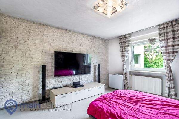 Schlafzimmer 1