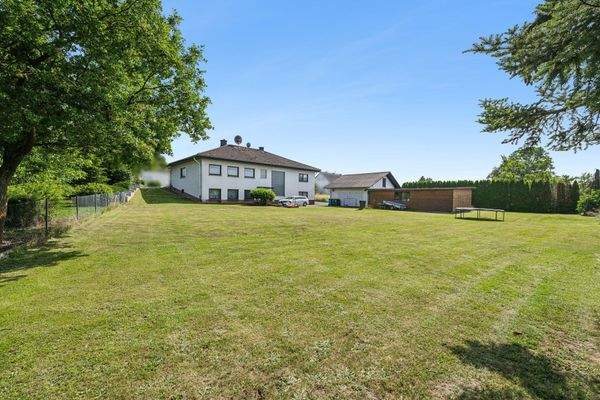 ca. 1400 m² großer Garten