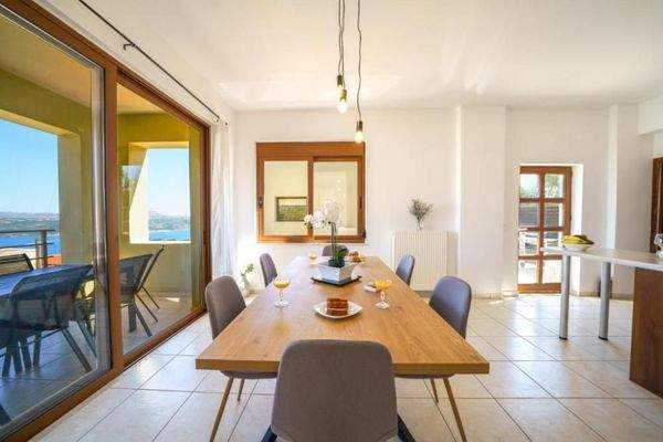 Kreta, Megala Chorafia: Villa mit Meerblick und separatem Apartment zu verkaufen