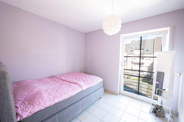 Kinderzimmer/Homeoffice_DG