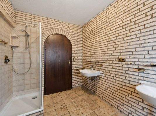 Badezimmer Ansicht 2