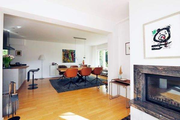 Offener Übergang zu Esszimmer und Küche