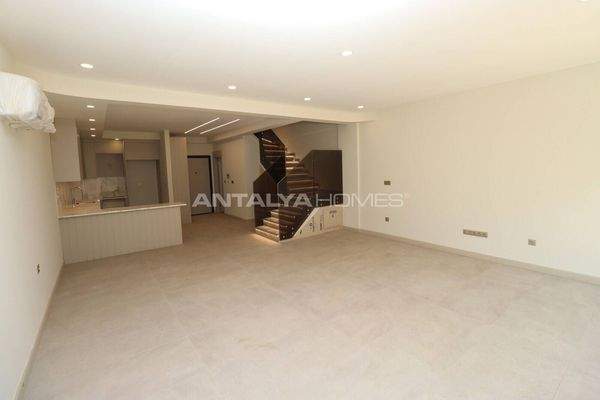 Sea View Flats with Communal Pool and Garden in Aksu Antalya
