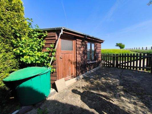 Gartenhaus mit Stellplatz