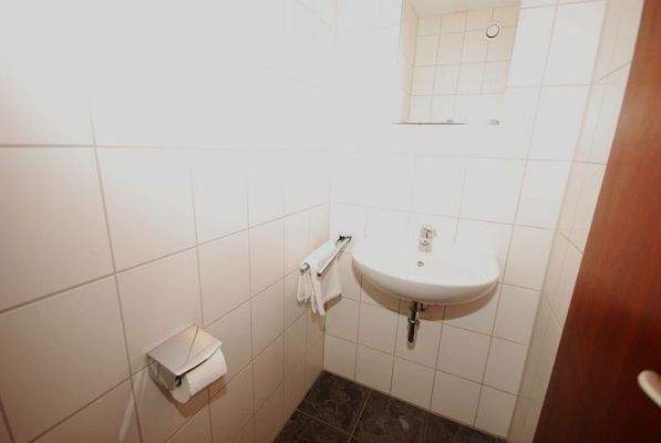 2-Zimmer-Ferienwohnung-4-016-wc2