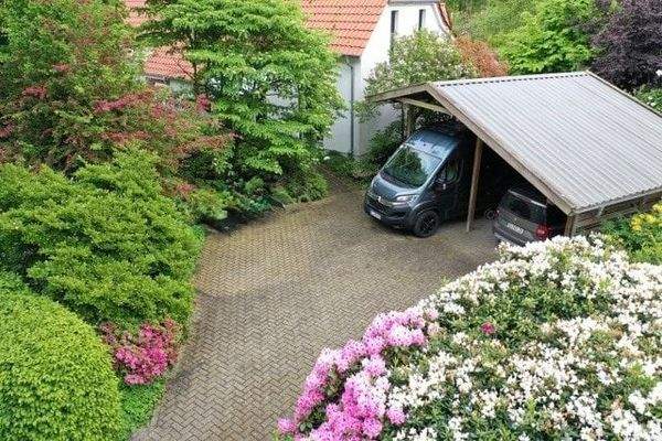 Außenansicht - uneinsehbar mit großem Carpot