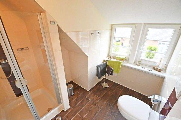 Bad DG-  linke Wohneinheit