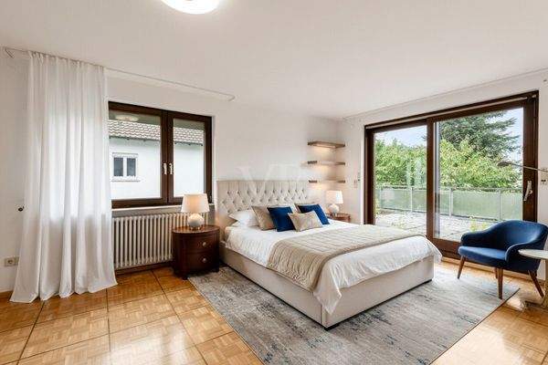 Elternschalfzimmer mit Zugang auf die Dachterrasse-Visualisiert