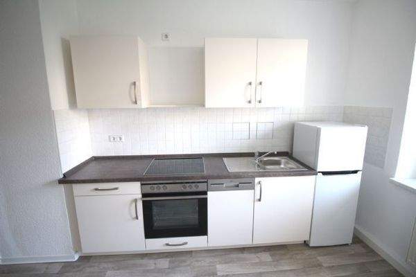 Küchenzeile mit GS, KS, Herd