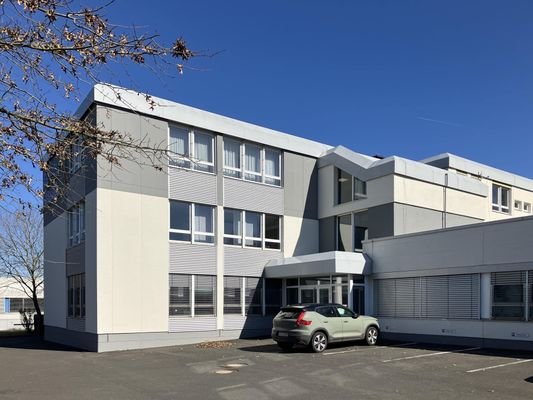 Außenansicht/ Eingangsbereich