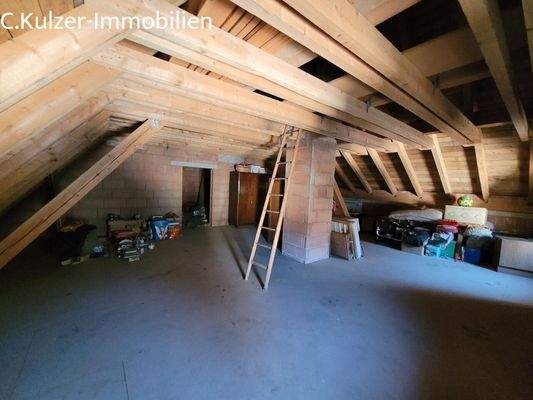 Dachboden über 2.40m Deckenhöhe 