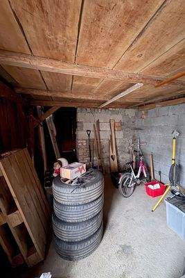 Nebengebäude/Schuppen