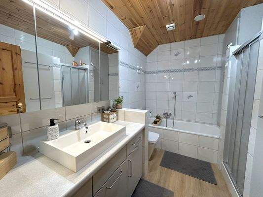 Einliegerwohnung (OG) Bad