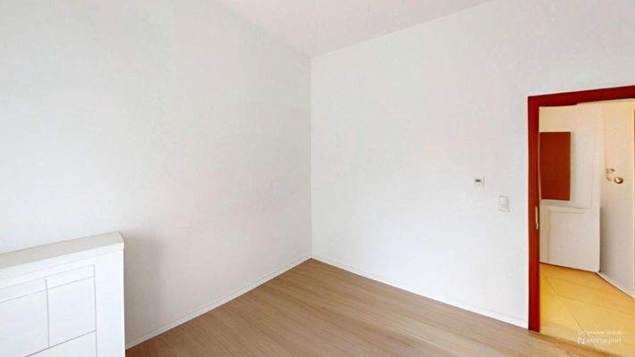 4-Ruggeweg-Bedroom-Defurnished 2