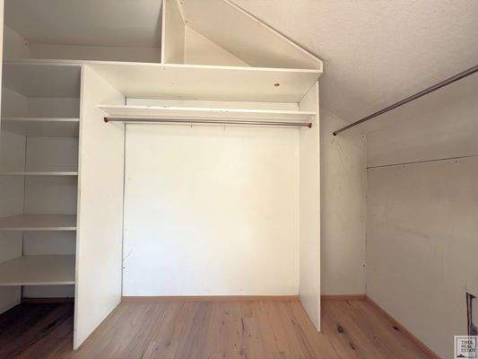 Begehbarer Kleiderschrank