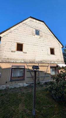 Giebel mit Asbestverkleidung