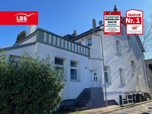 Seitenansicht mit Blick auf die Balkonterrasse