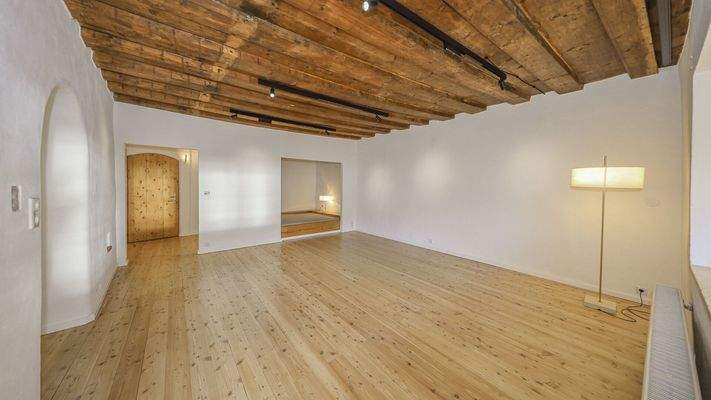 KITZIMMO-Freizeitwohnsitz in historischem Stadthaus mit Blick auf die Streif - Immobilien Kitzbühel.