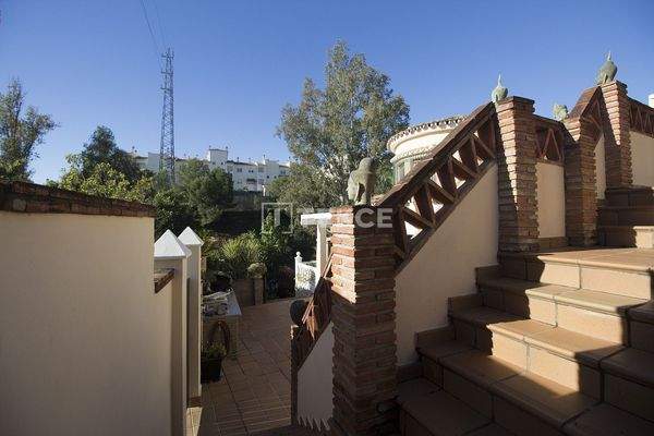 Refurbished Detached Villa with Comfort and Privacy in Benalmádena