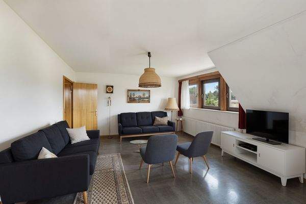 Wohnraum (KI-Staging)