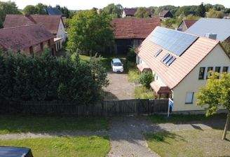 Blick auf das vordere Anwesen