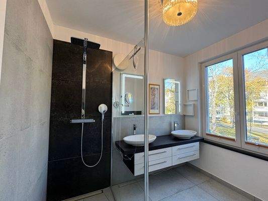 Gäste-Bad im Obergeschoss