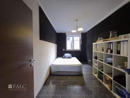 Schlafzimmer/ Büro EG