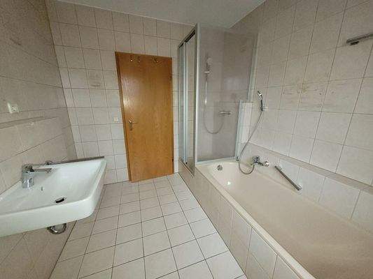 Wanne, WC und Waschbecken