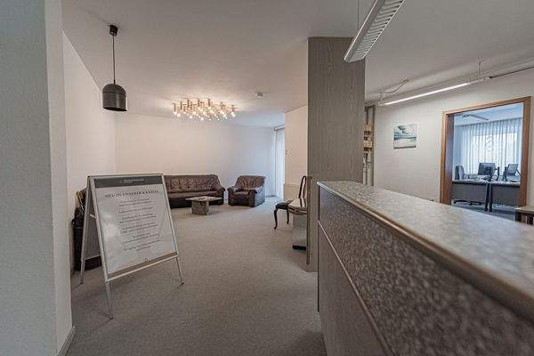 Flur - Wartebereich.jpg