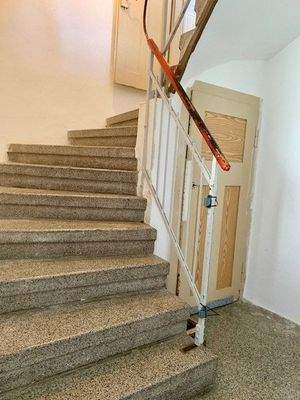 Hausflur / Treppe ins DG