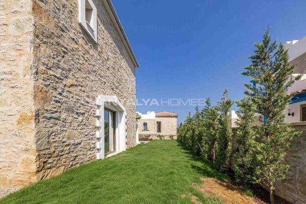 Detached Villas with Private Pools in Bodrum Kadikalesi