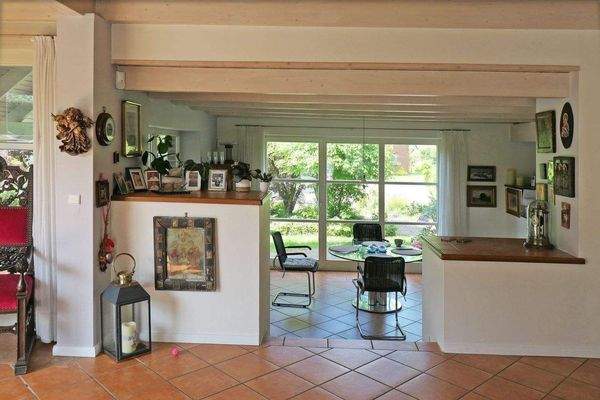 Blick vom Wohnzimmer zum Essbereich