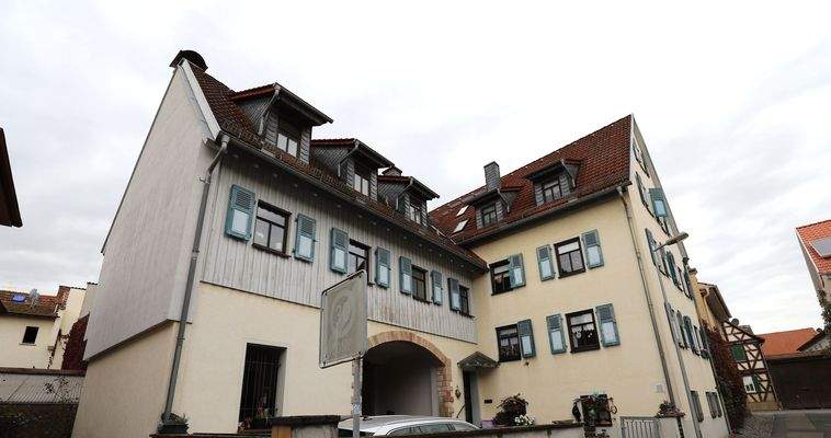 Seitenansicht Mehrparteienhaus