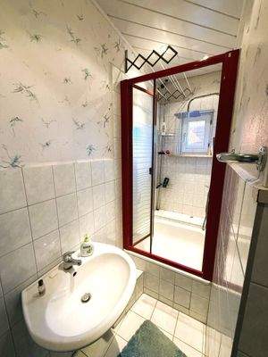 Badezimmer mit Dusche 1.OG