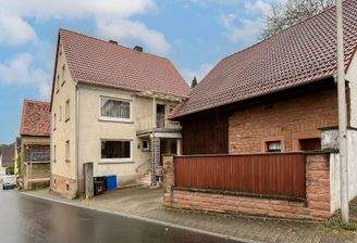 Wohnhaus mit Scheune