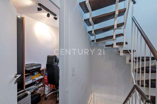 OG Blick in Zimmer 3/Büro