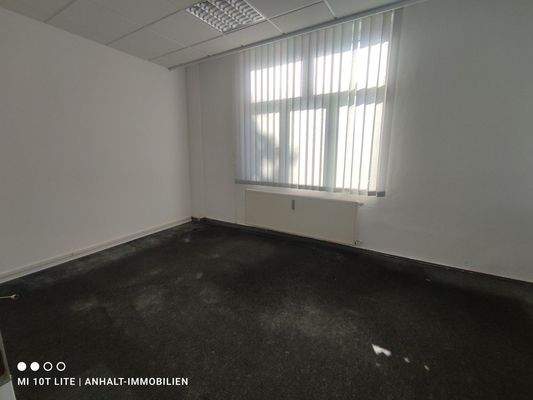 Eingang 1 - Büro (4)