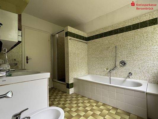 DG - Badezimmer (2/2)